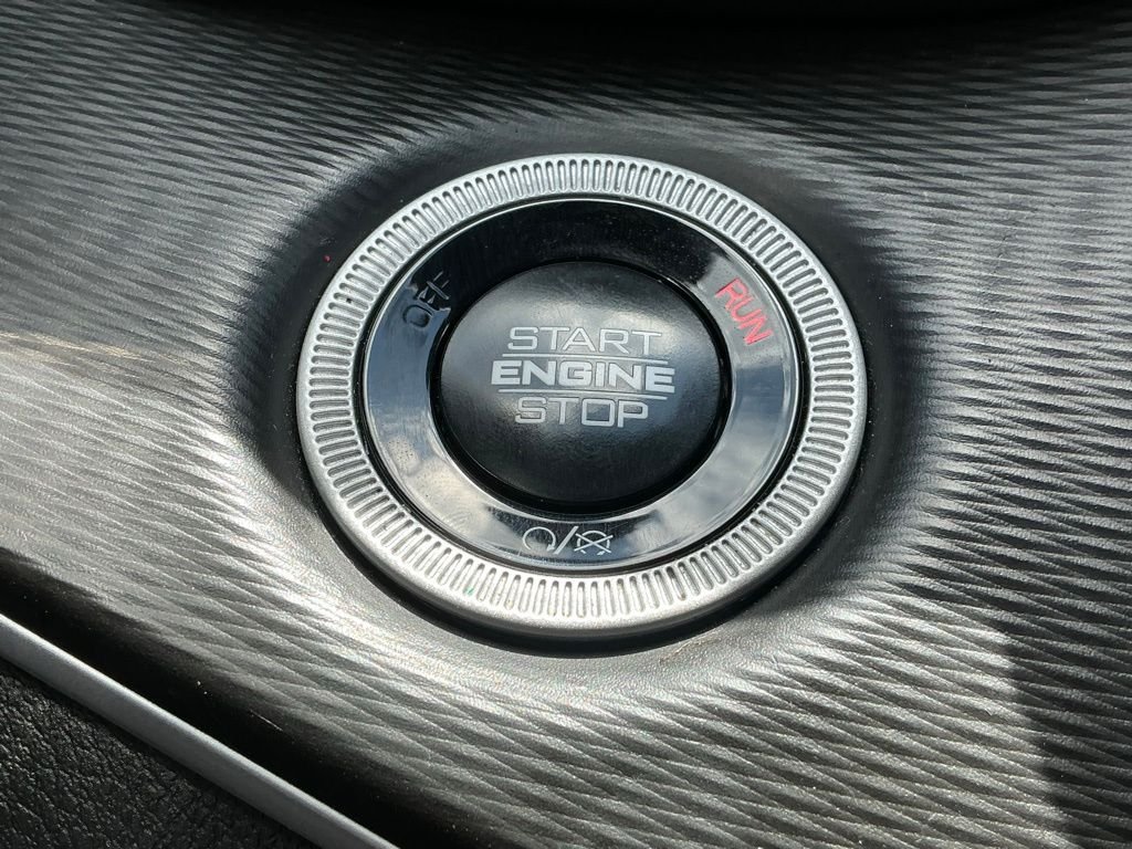Used 2024 Red Jeep Altitude image 41