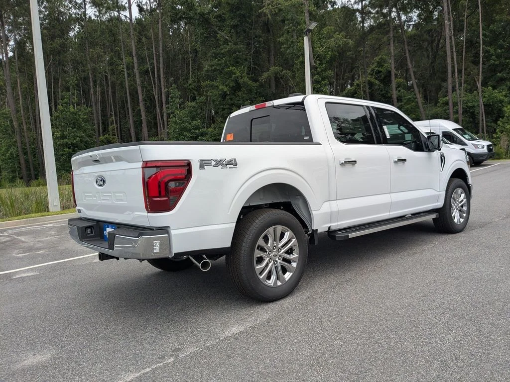New 2026 Oxford White Ford Lariat image 4