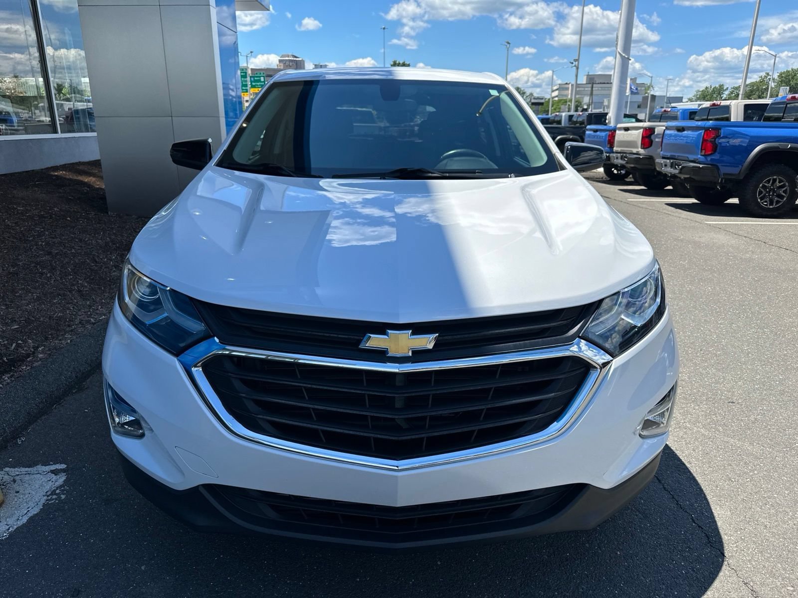 Used 2018 Chevrolet Equinox LT with VIN 2GNAXJEV4J6333179 for sale in East Hartford, CT