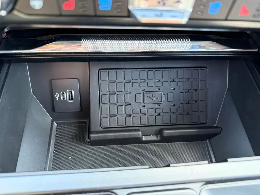 New 2026 Oxford White Ford Lariat image 23