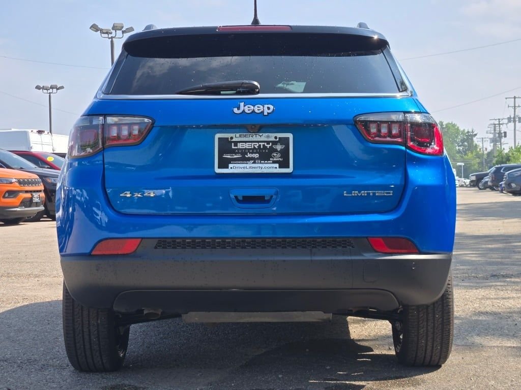 New 2026 Hydro Blue Pearl-Coat Exterior Paint Jeep Limited image 14
