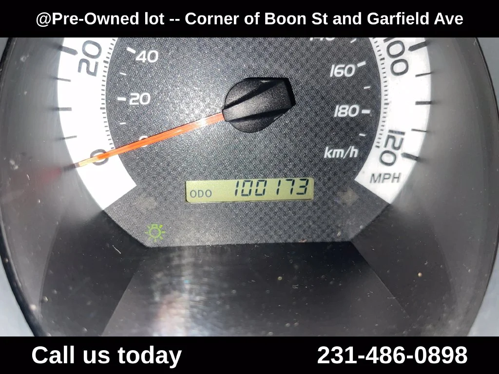 Used 2014  Toyota Base image 18