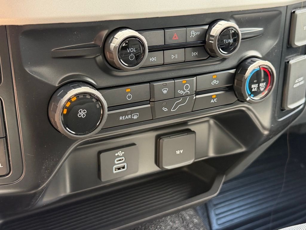 New 2026 Oxford White Ford F-250® XL image 4