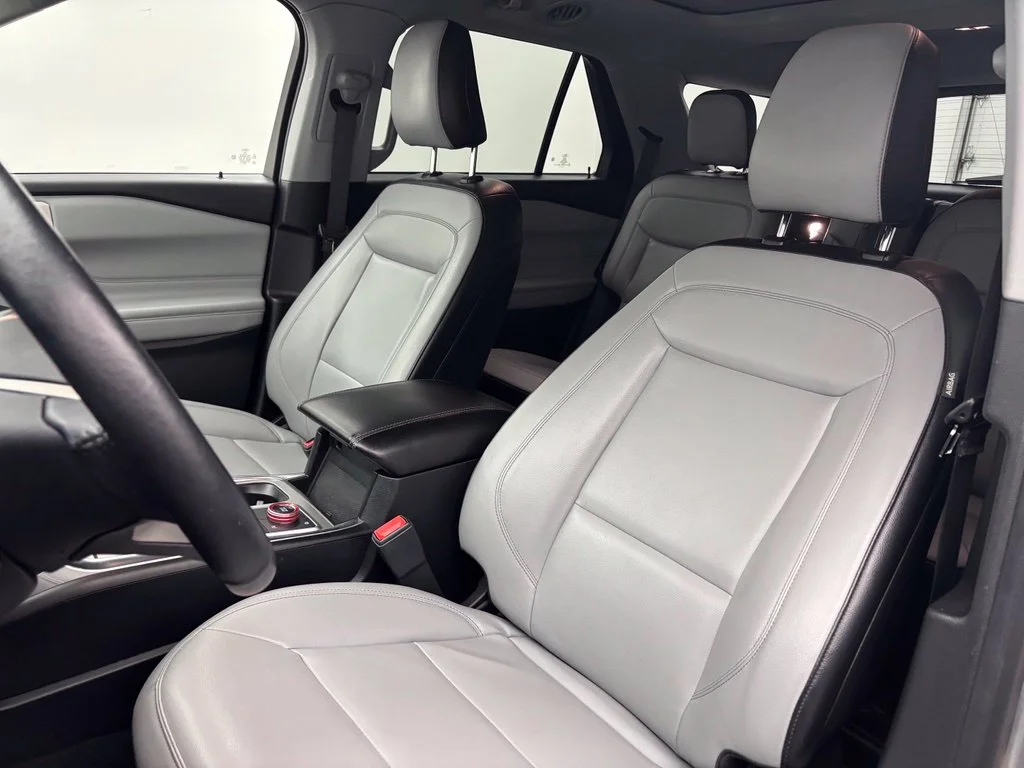Used 2021 Silver Ford XLT image 24