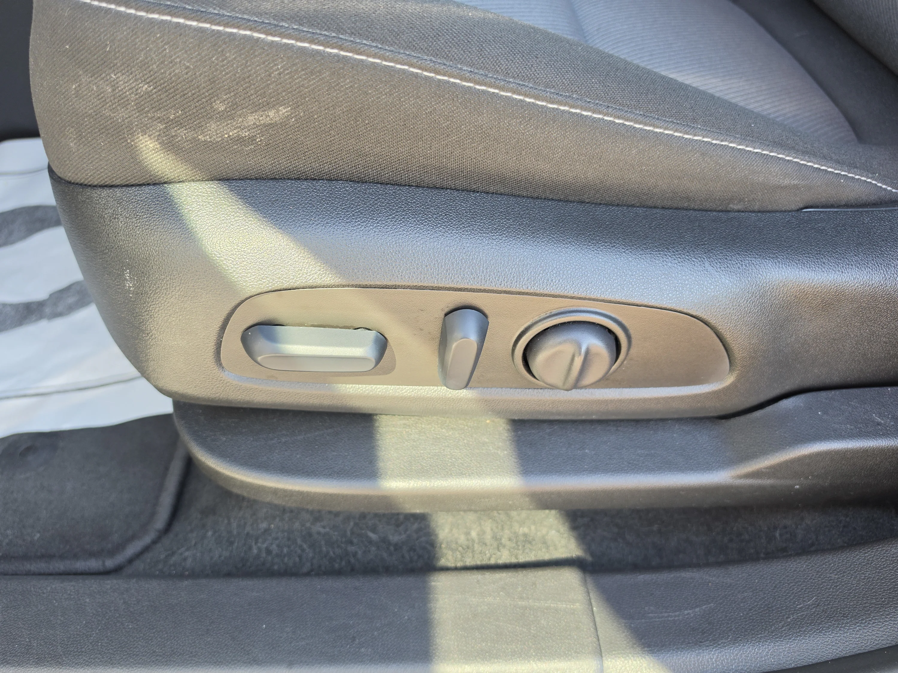 Used 2025 Sterling Gray Metallic Chevrolet LT image 24