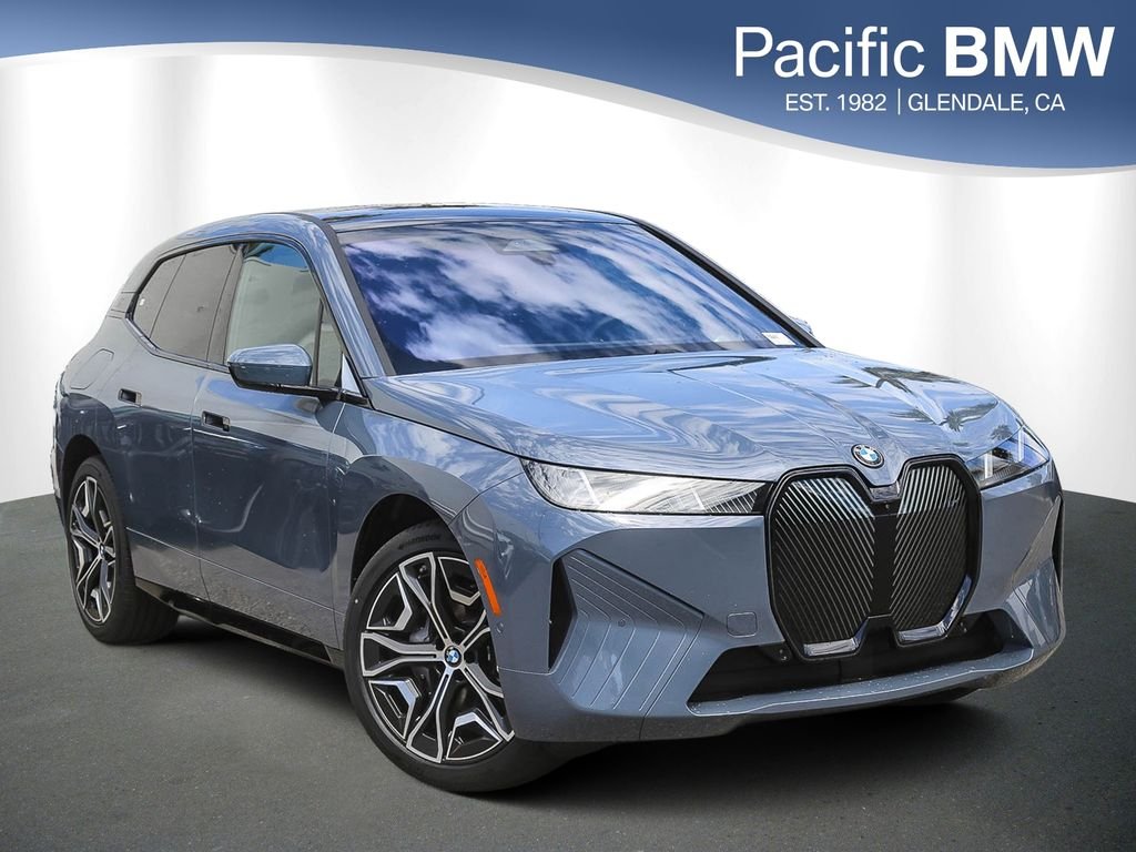 2026 BMW iX xDrive60's photo