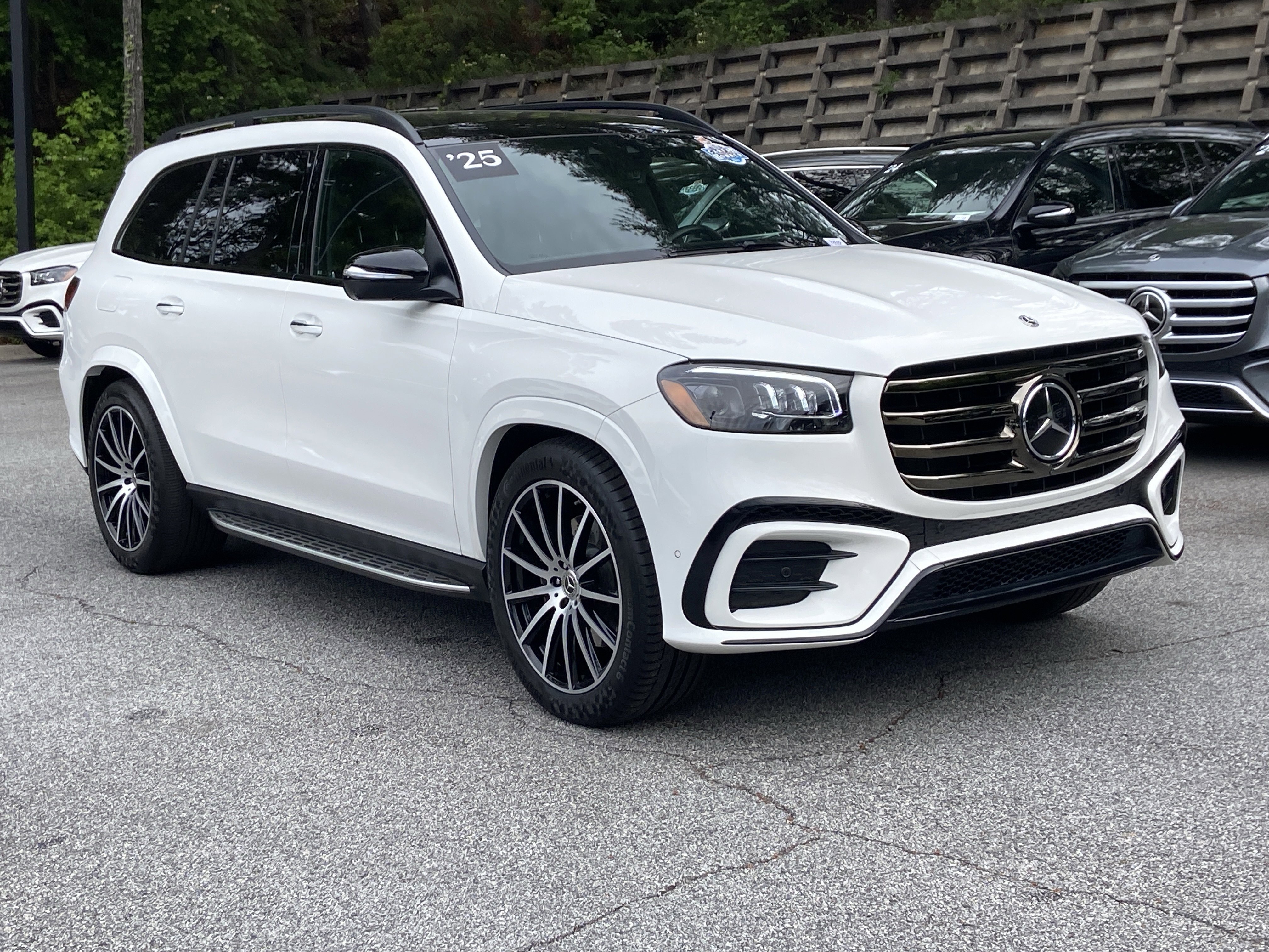 Certified Used 2025 Polar White Mercedes-Benz GLS 580 4MATIC® SUV image 4