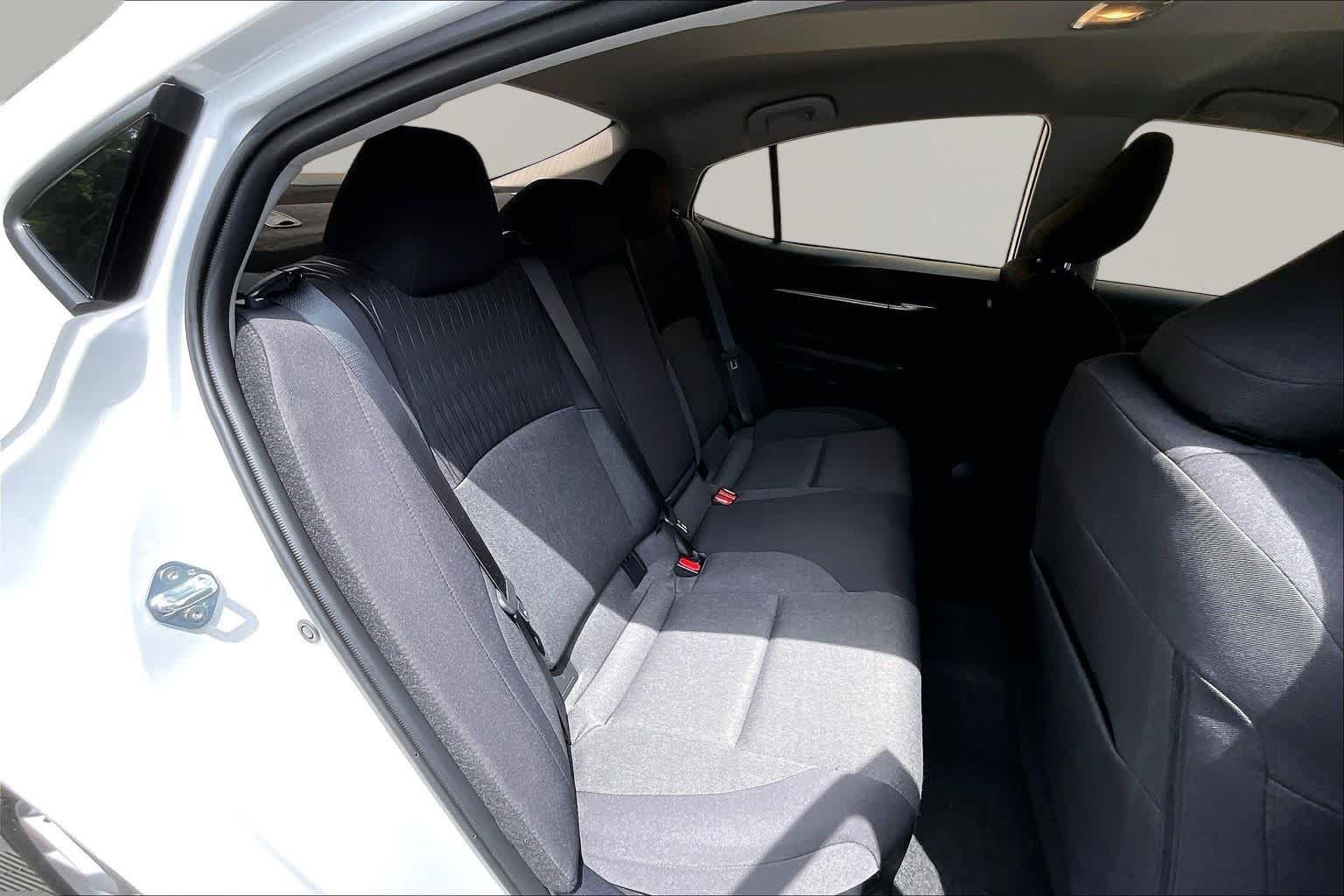 Used 2025 Ice Cap Toyota LE image 20