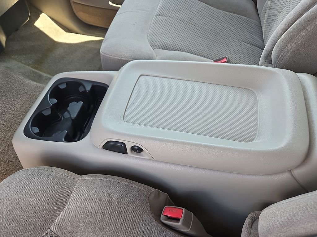 Used 2002 White Chevrolet LS image 25