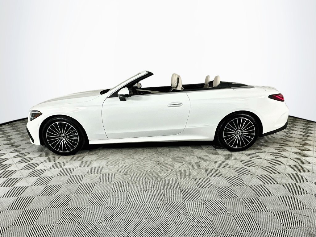 Used 2025 White Mercedes-Benz CLE 450 image 4