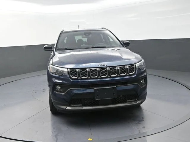 New 2026 Fathom Blue Pearl-Coat Exterior Paint Jeep Latitude image 4