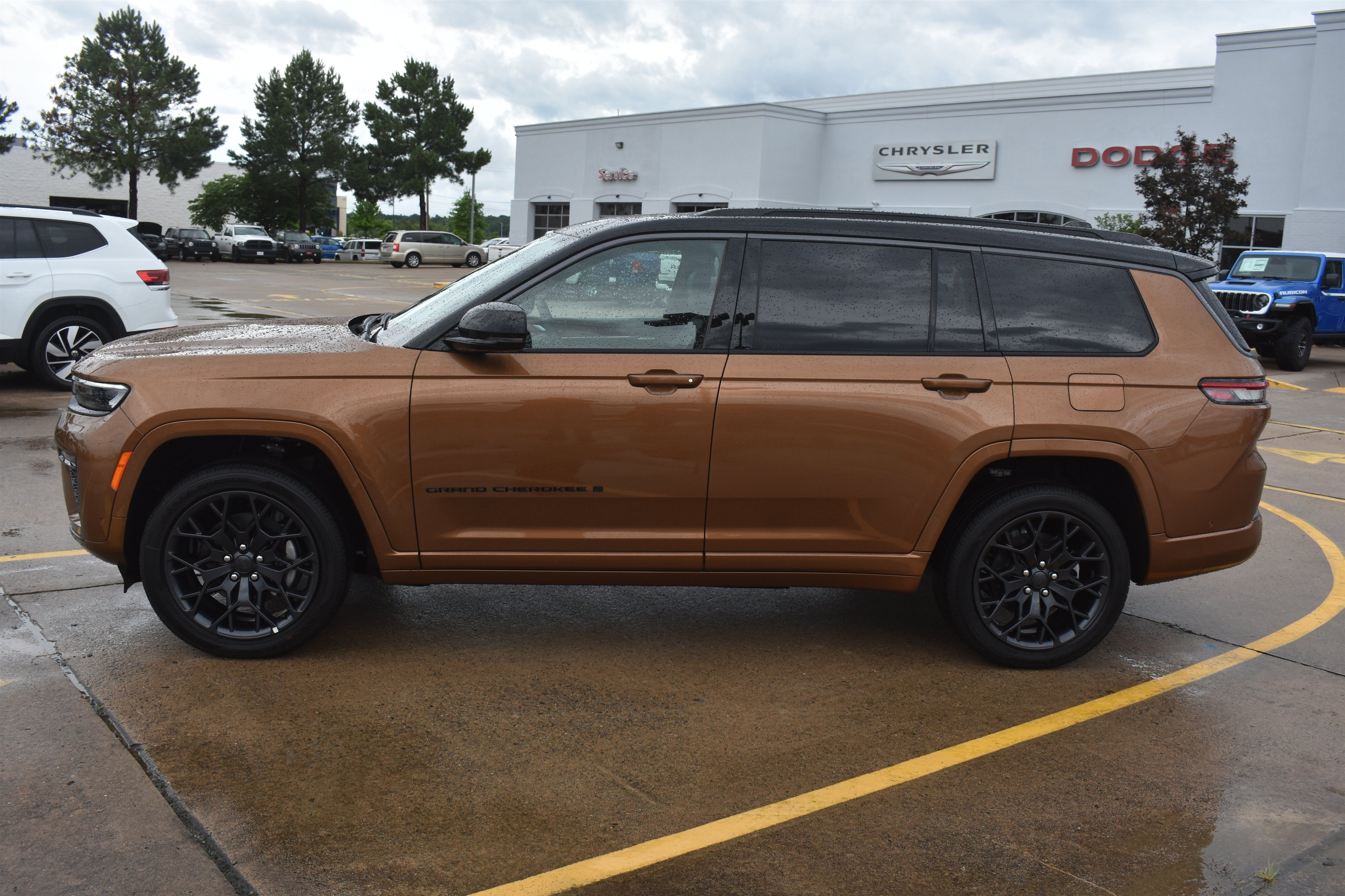 New 2026 Copper Shino Metallic Clear-Coat Exterior Paint Jeep Summit image 10