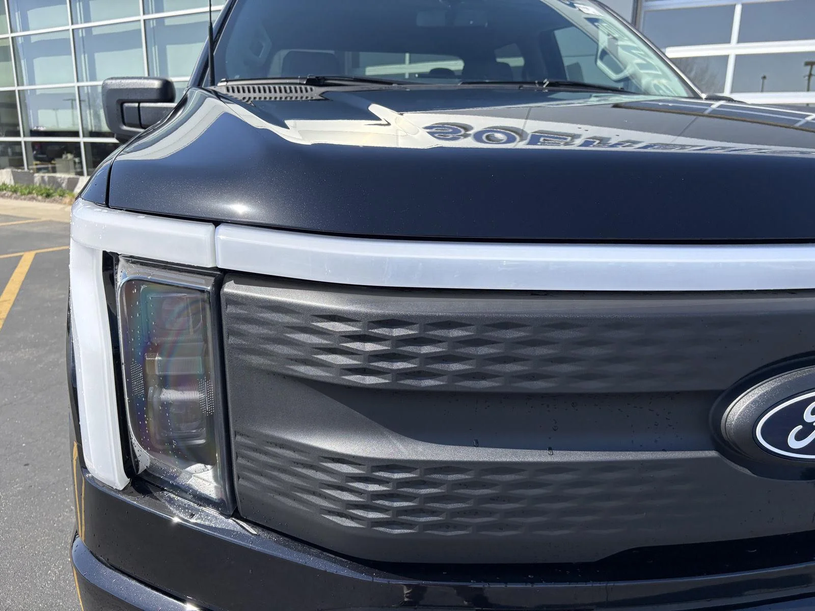 2025 Ford F-150 Lightning Flash - Photo 25