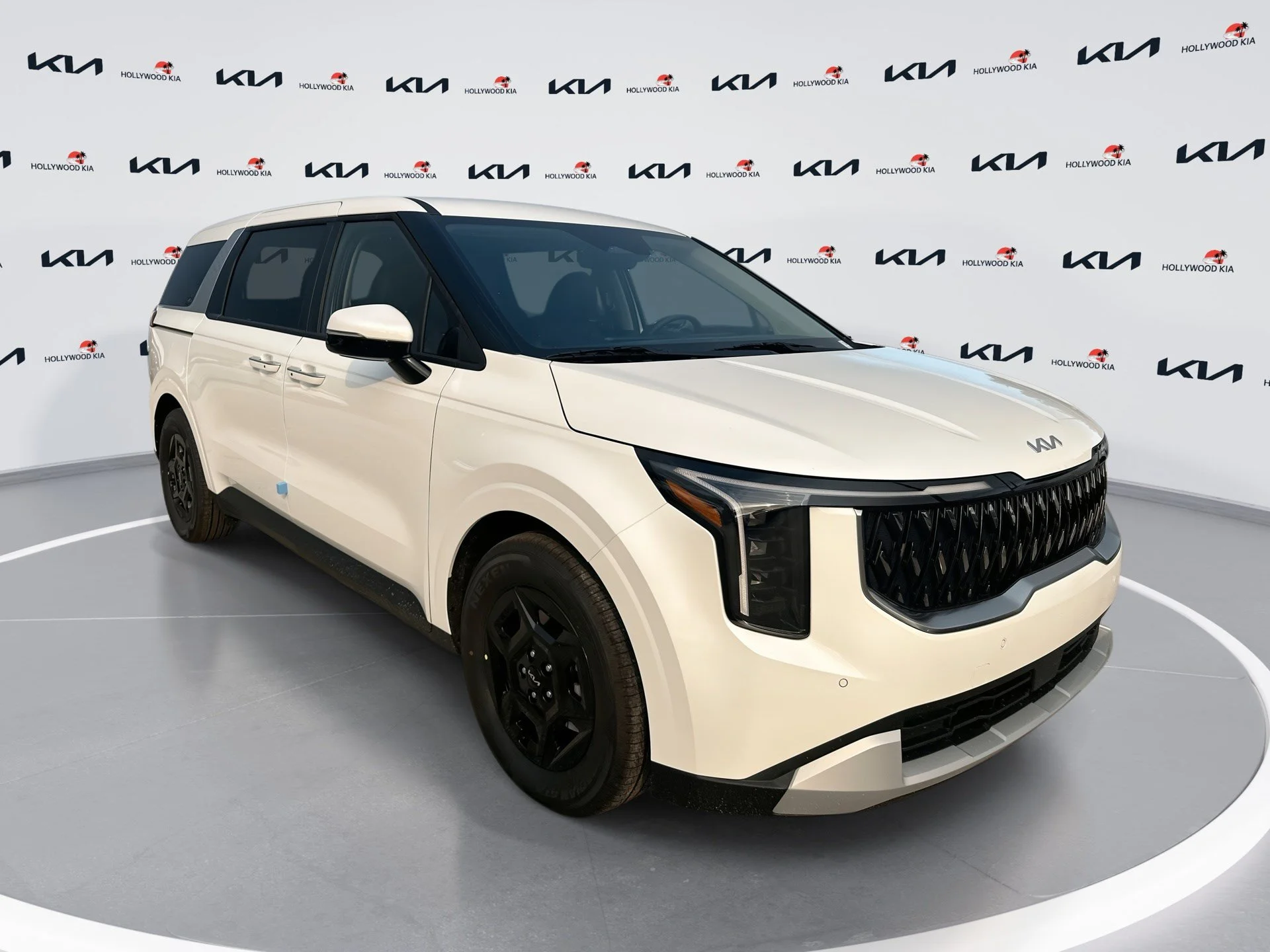 New 2026 Snow White Pearl Kia LXS image 1