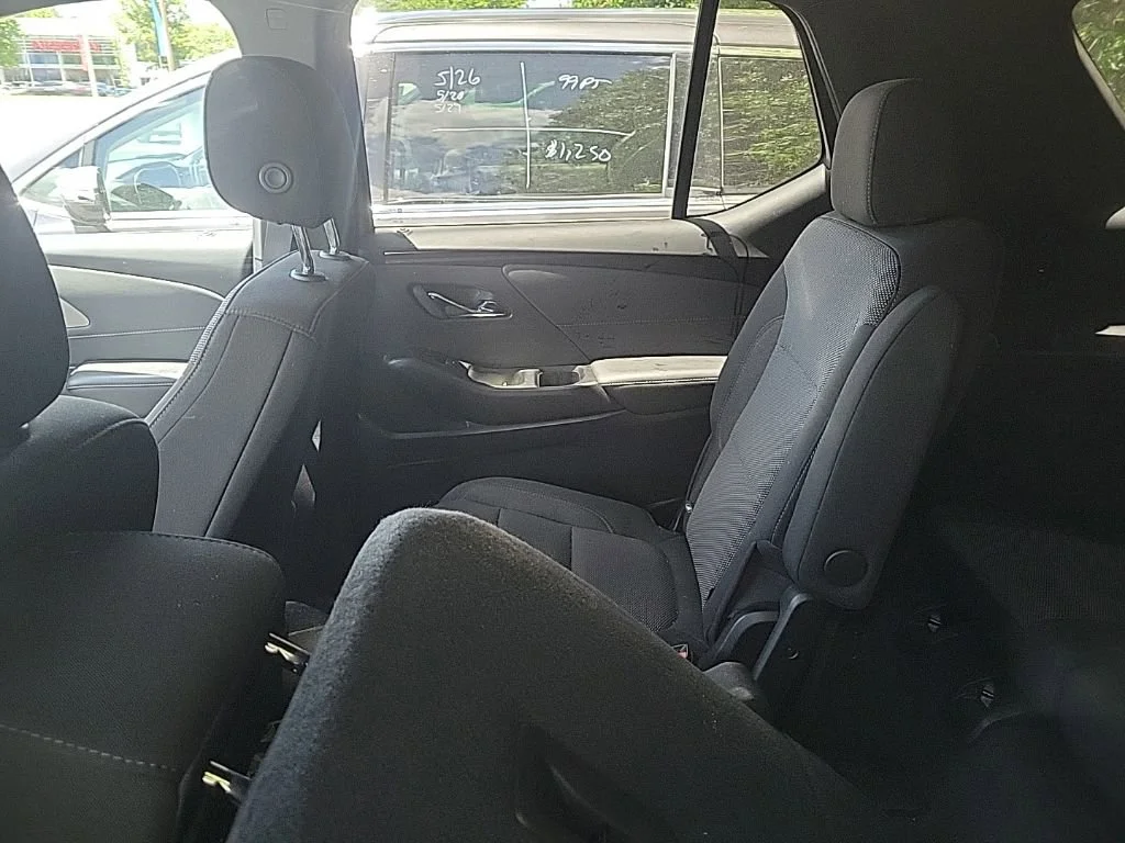 Used 2023 Summit White Chevrolet LT Cloth image 13