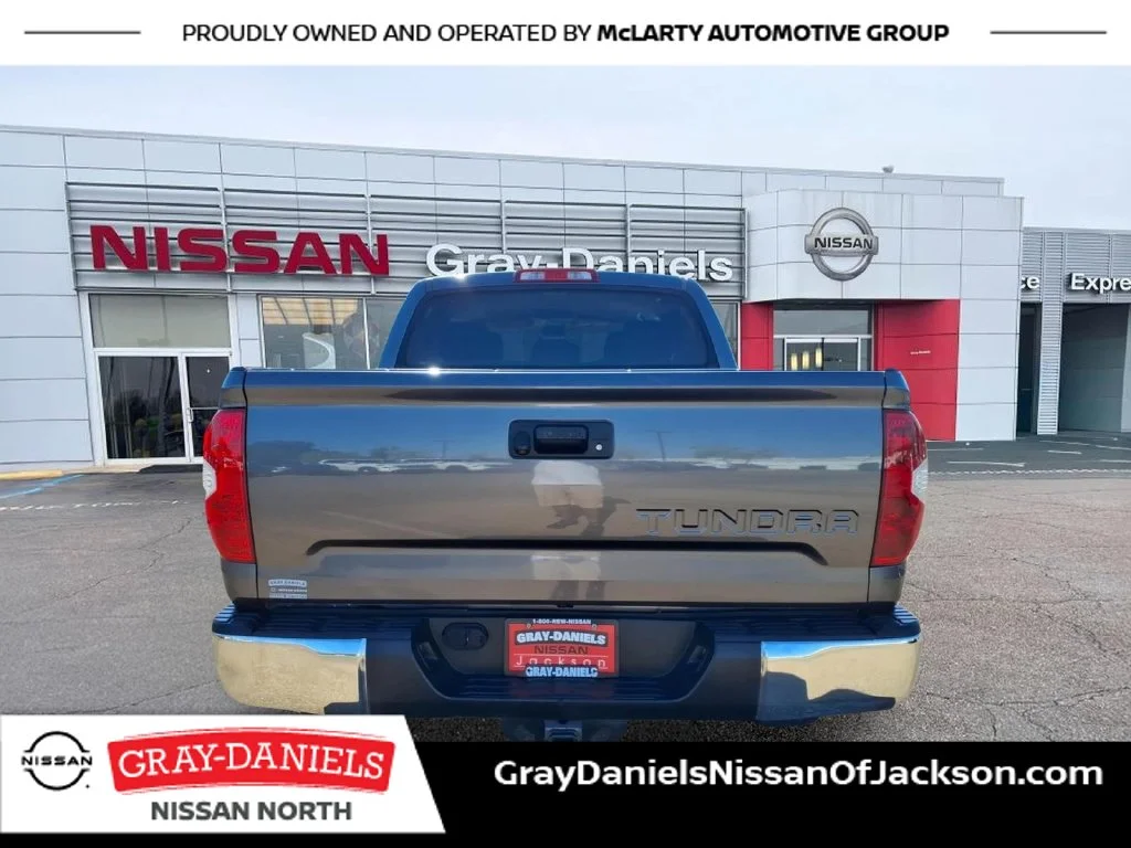 Used 2015 Gray Toyota SR5 image 6
