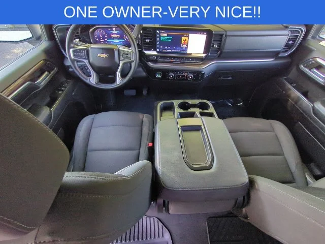 Used 2023 White Chevrolet LT image 33