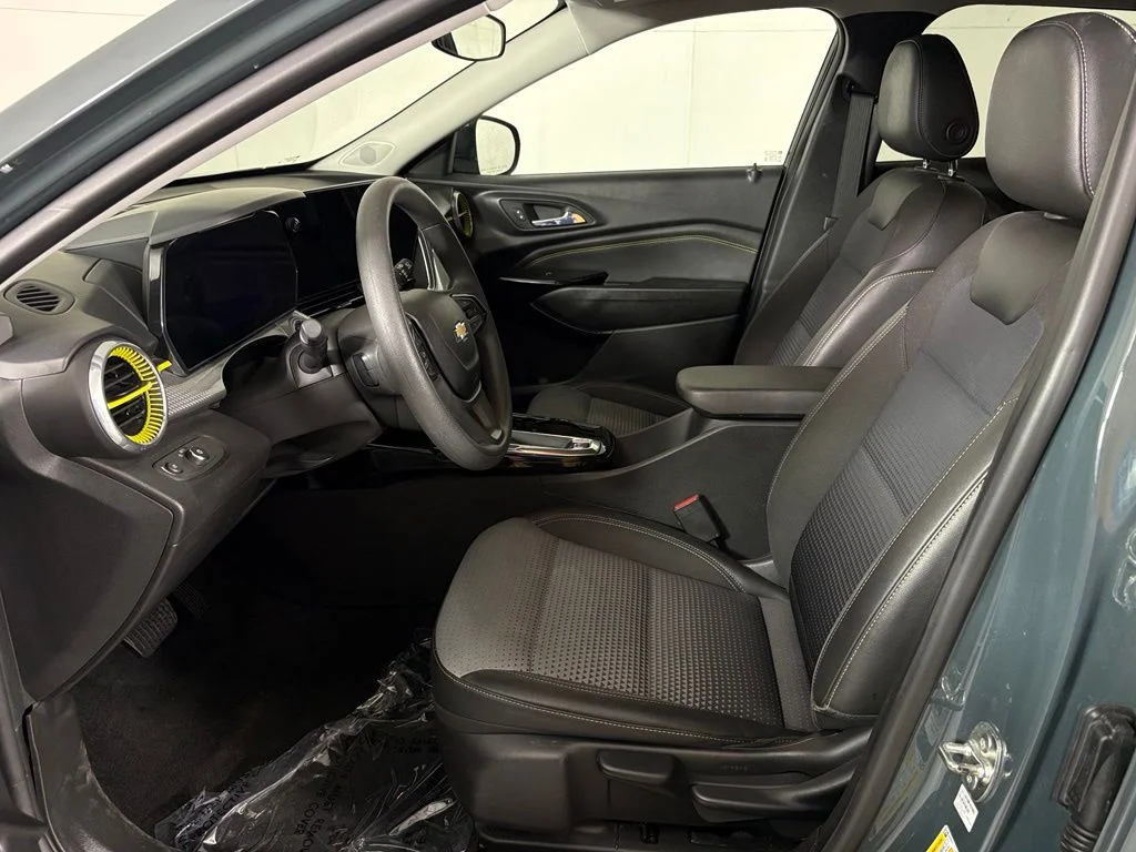Used 2025 Gray Chevrolet LT image 15