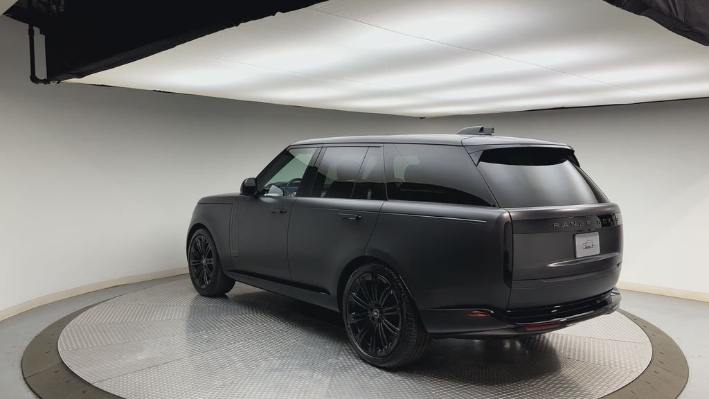 Used 2024 Santorini Black Metallic Land Rover SE image 4