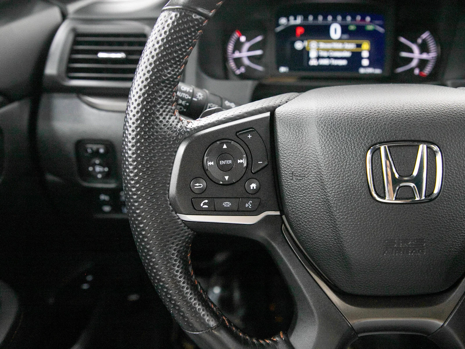 Used 2023  Honda TrailSport AWD image 25