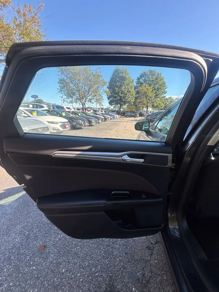 Used 2017 Gray Ford SE image 20