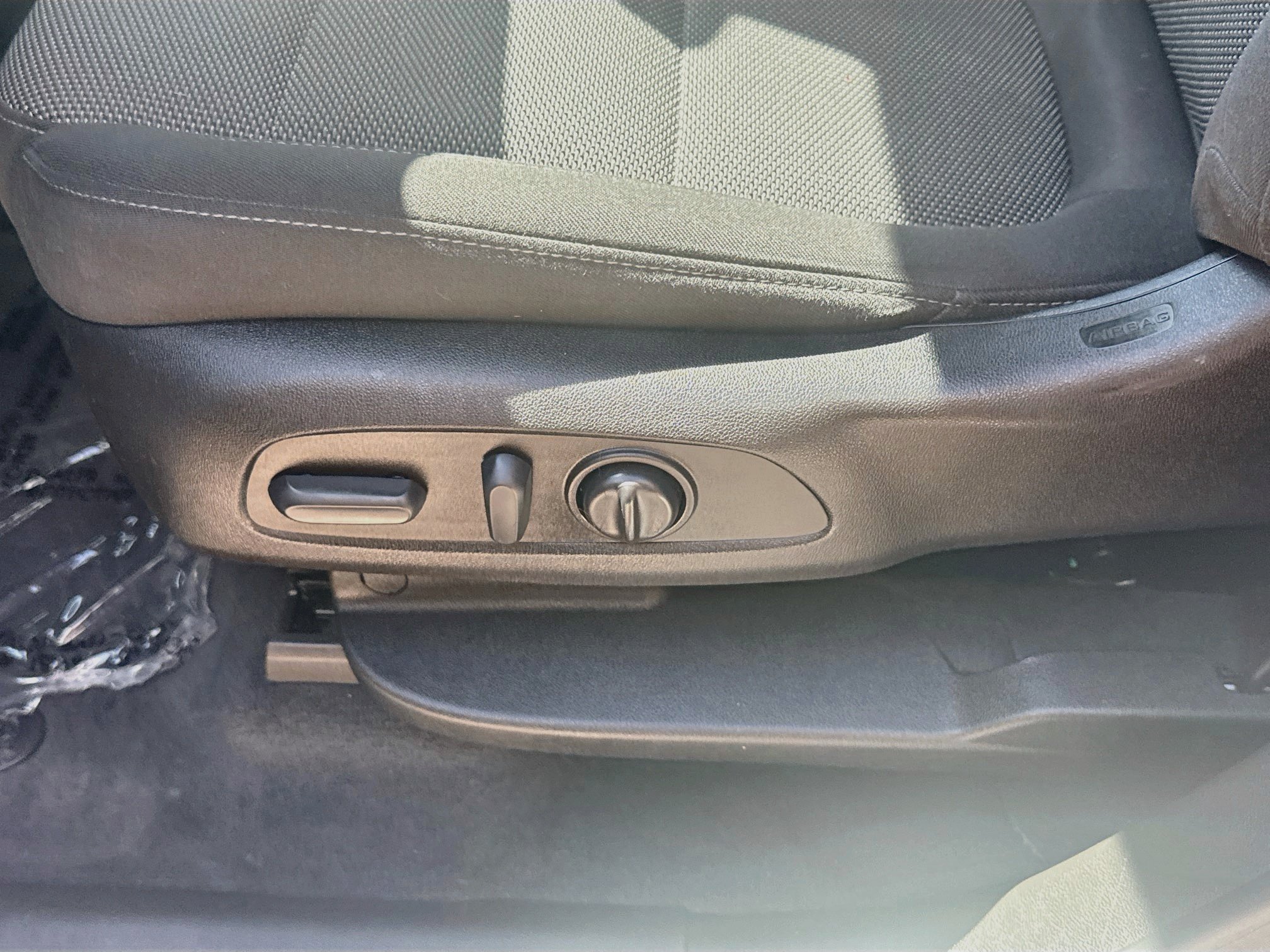 Used 2022 Summit White Chevrolet LT Cloth image 15