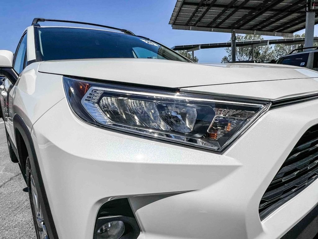 Used 2021 White Toyota XLE Premium image 7