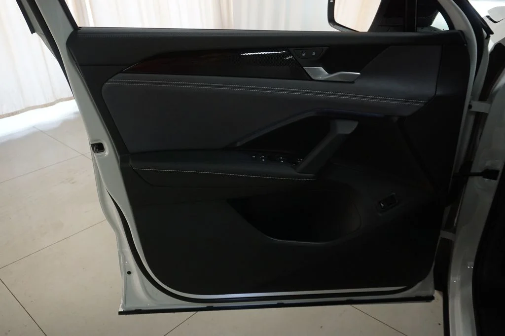 New 2026 White Volkswagen 2.0T SE R-Line Black image 25