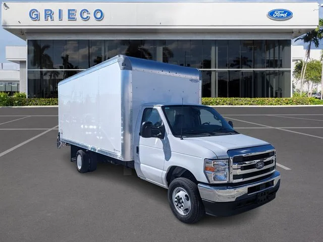 New 2026 Oxford White Ford E-450 DRW image 17