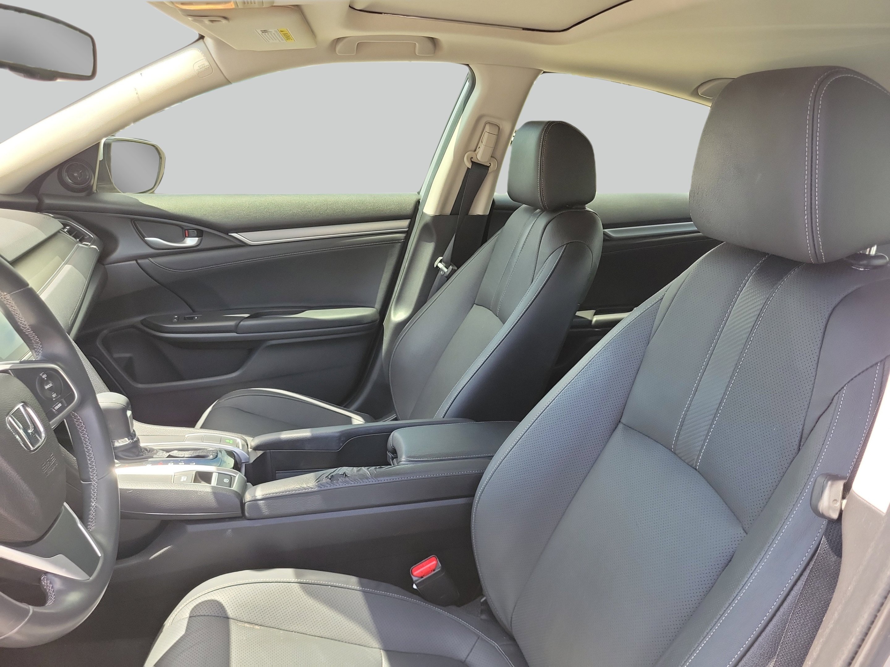 Used 2018 Silver Metallic Honda EX-L image 21