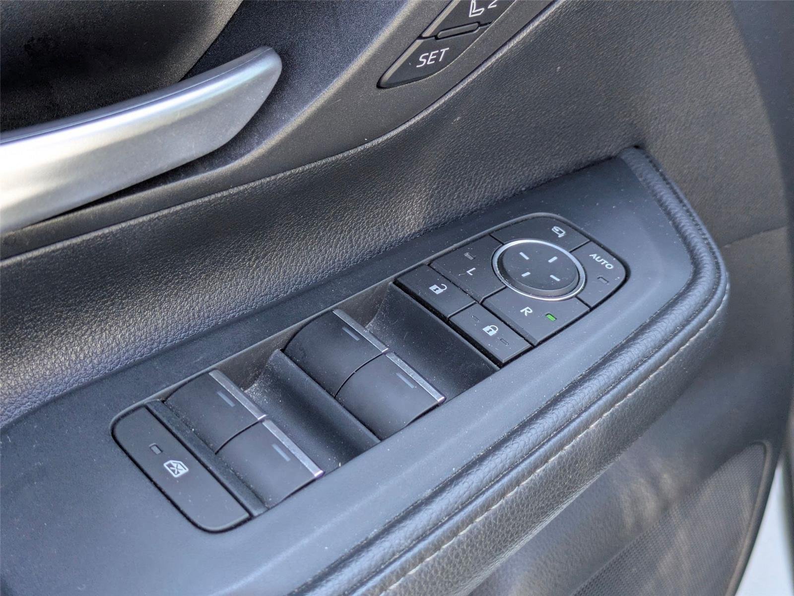 Used 2024 Wind Chill Pearl Toyota Limited image 12