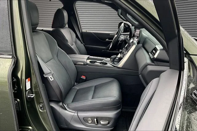 Used 2025 Green Lexus 700h Overtrail image 30