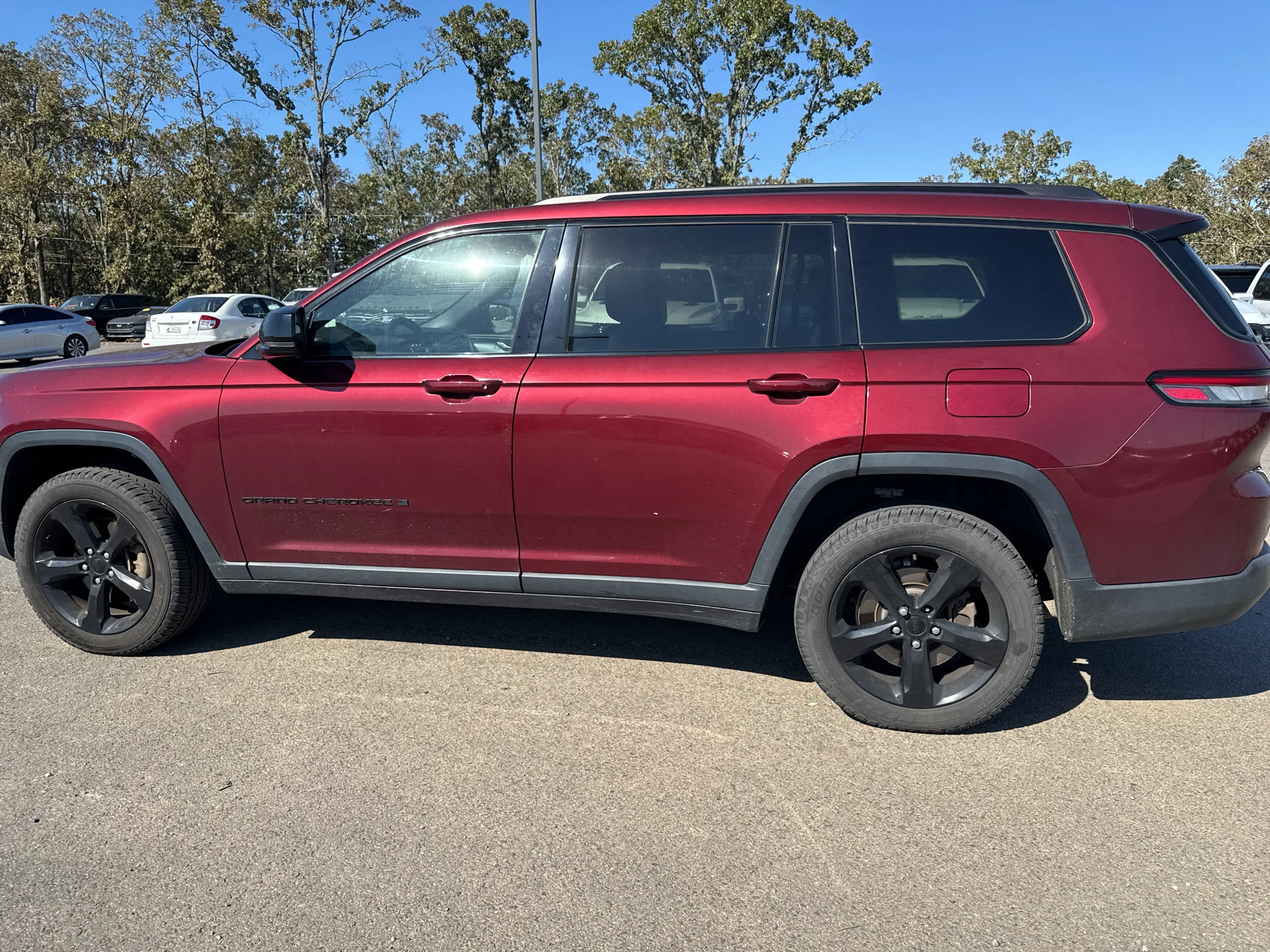 Used 2021 Velvet Red Pearlcoat Jeep Altitude image 17