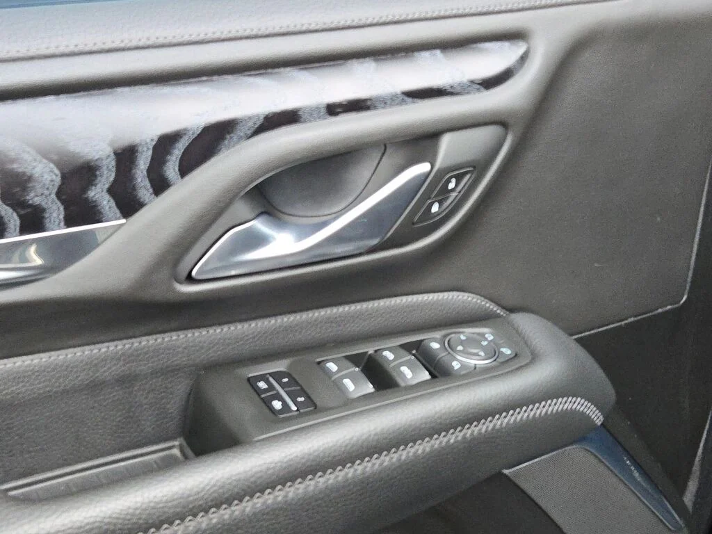 Used 2022  GMC Denali image 23