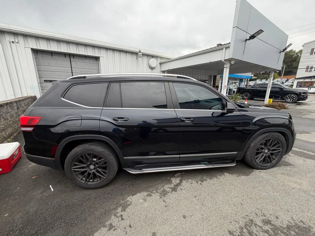 Used 2018 Black Volkswagen 3.6L V6 SEL image 6