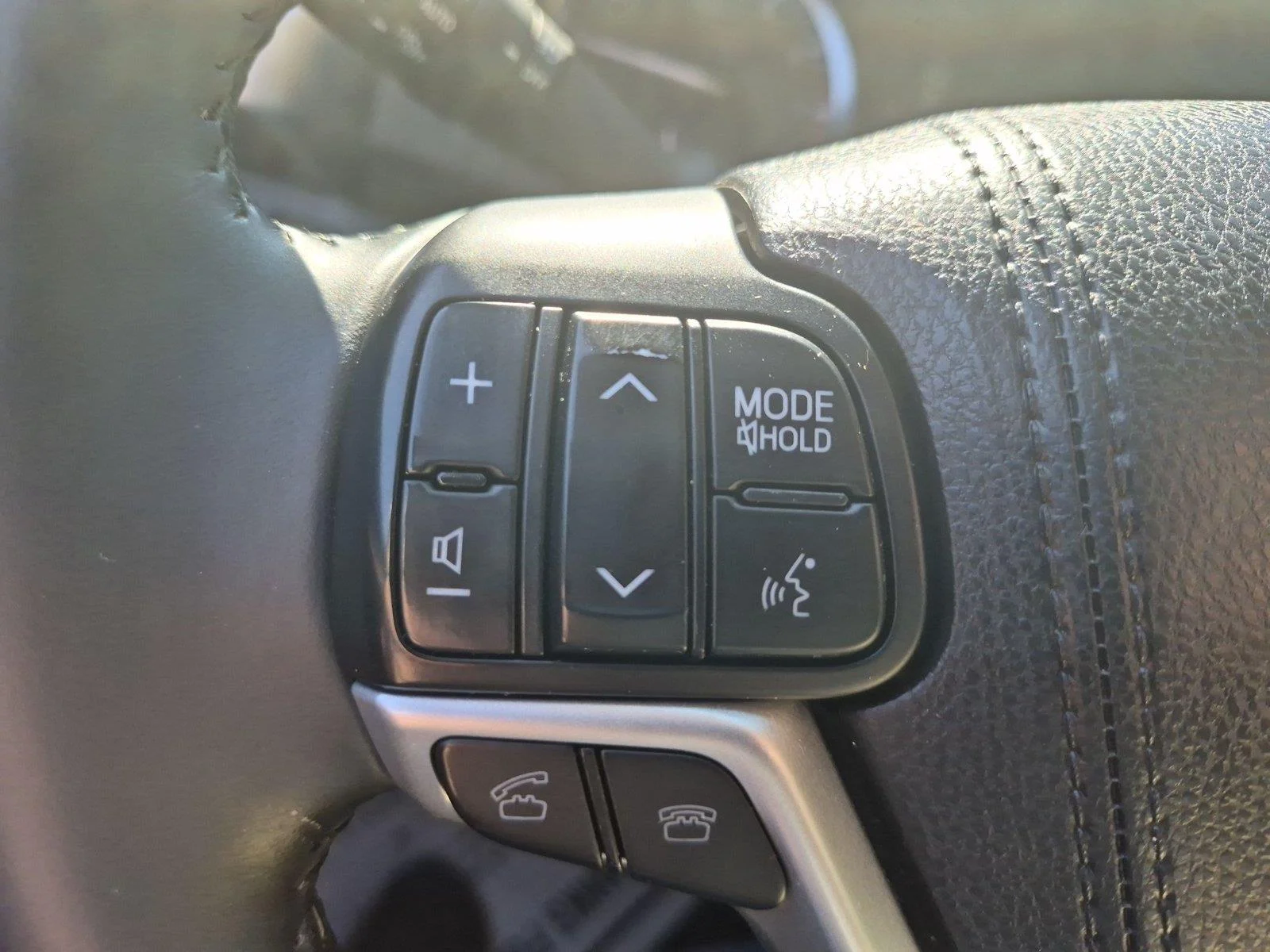 Used 2016 Shoreline Blue Pearl Toyota XLE image 20