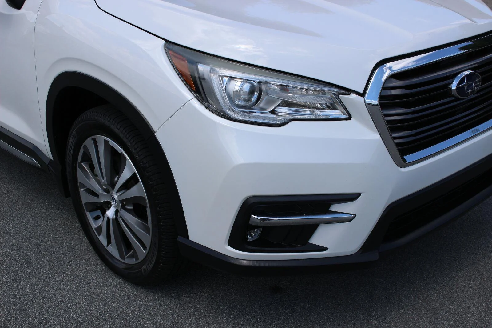 Used 2021 White Subaru Limited image 9