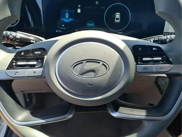 Used 2024  Hyundai SEL image 12