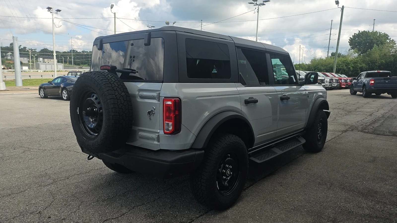 New 2026 Avalanche Gray Ford Big Bend 4-Dr 4WD image 5