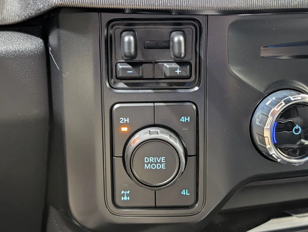 New 2026 Star White Metallic Tri-Coat Ford F-250® Platinum® image 8