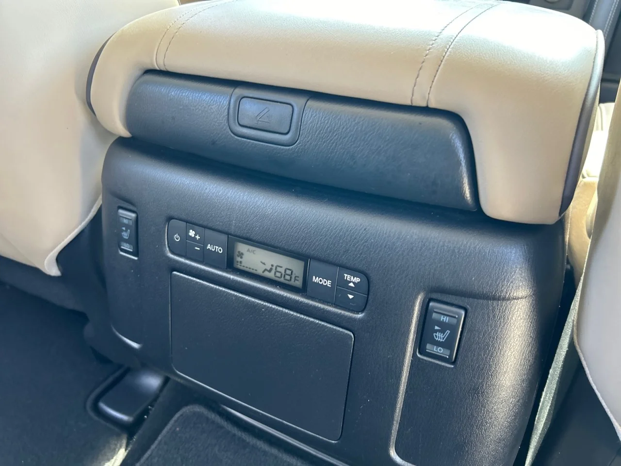 Used 2023 White Nissan Platinum image 27