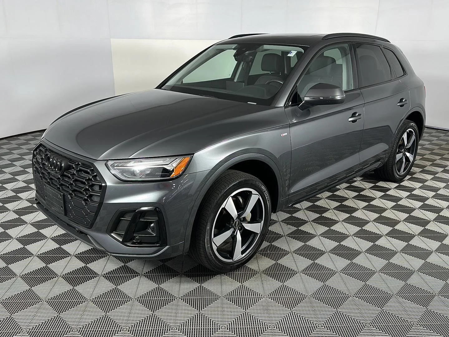 Used 2023 Daytona Gray Pearl Effect Audi S line Premium Plus image 14