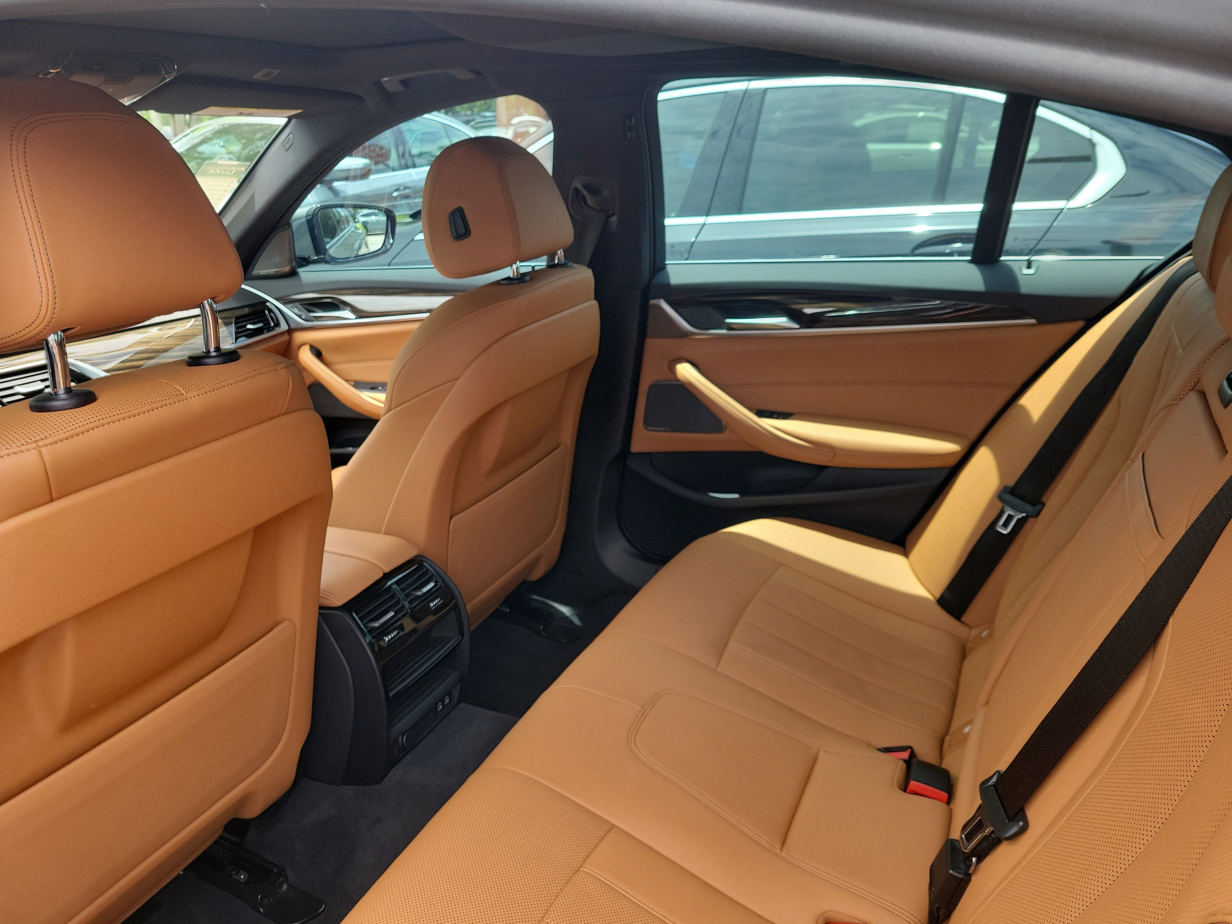 Used 2022 Bernina Grey Amber Effect Metallic BMW 530i image 11