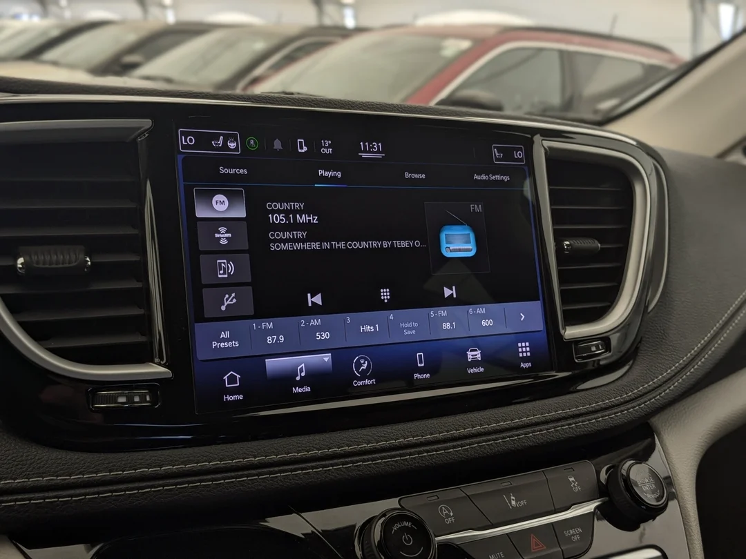Certified Used 2022 White Chrysler Touring L - - AWD - Stow n Go Seating - 360 Cam - Remote Start - Pwr Sliding Doors & More! image 22