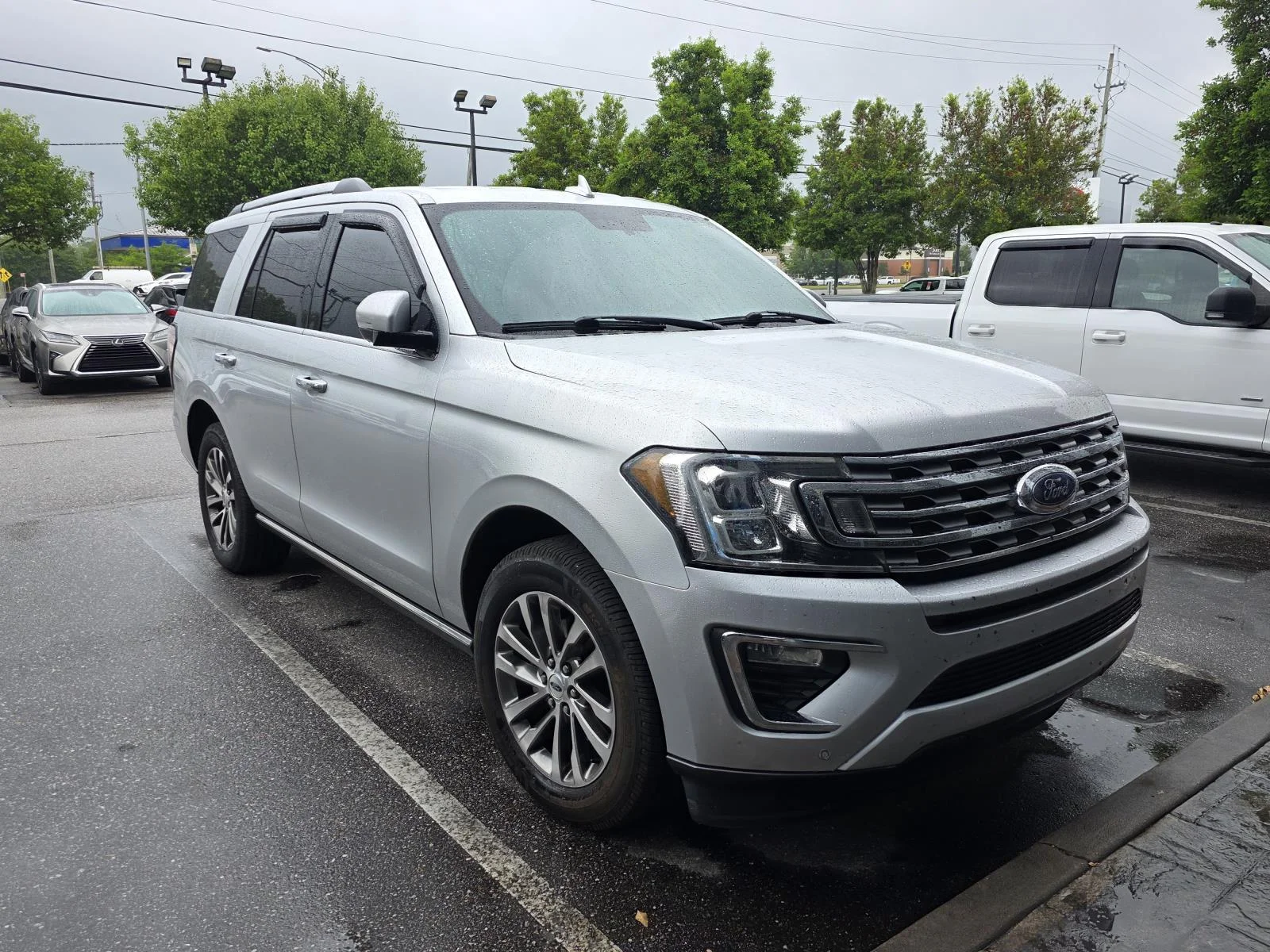 2018 Ford Expedition Limited's photo