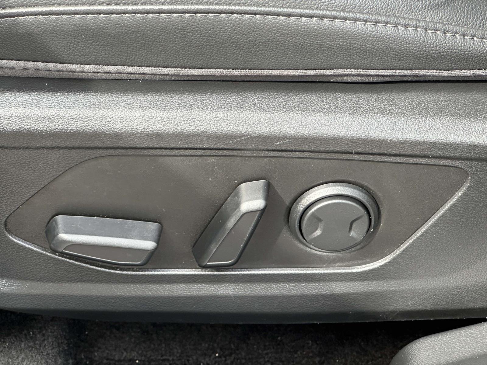 Certified Used 2025 Silver Hyundai SEL Convenience image 25