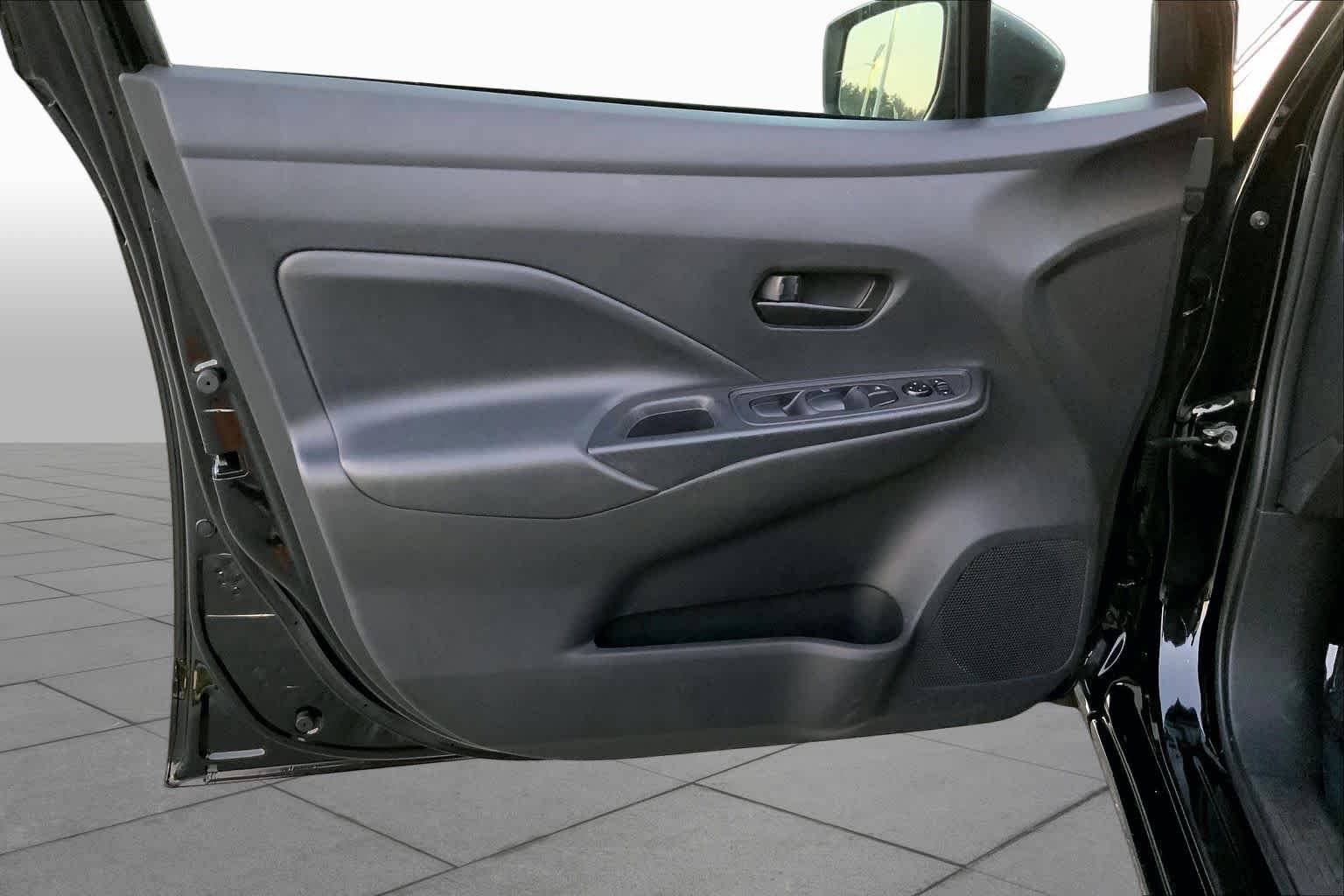 Used 2023 Super Black Nissan S image 11