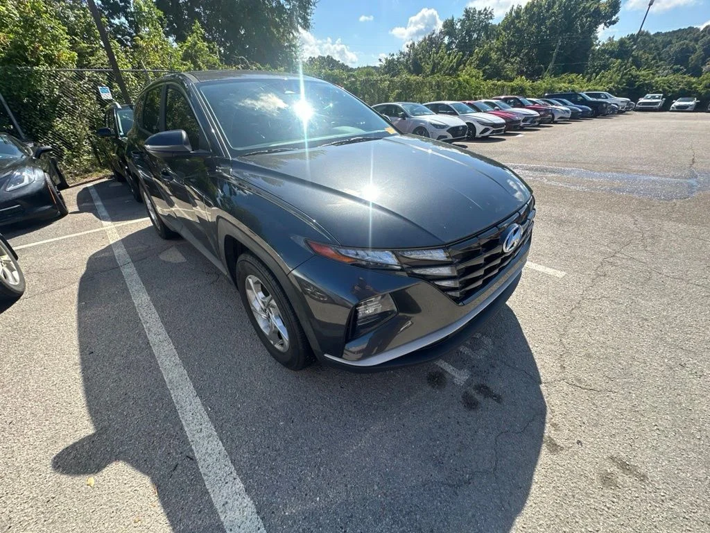 Used 2022 Gray Hyundai SE image 1