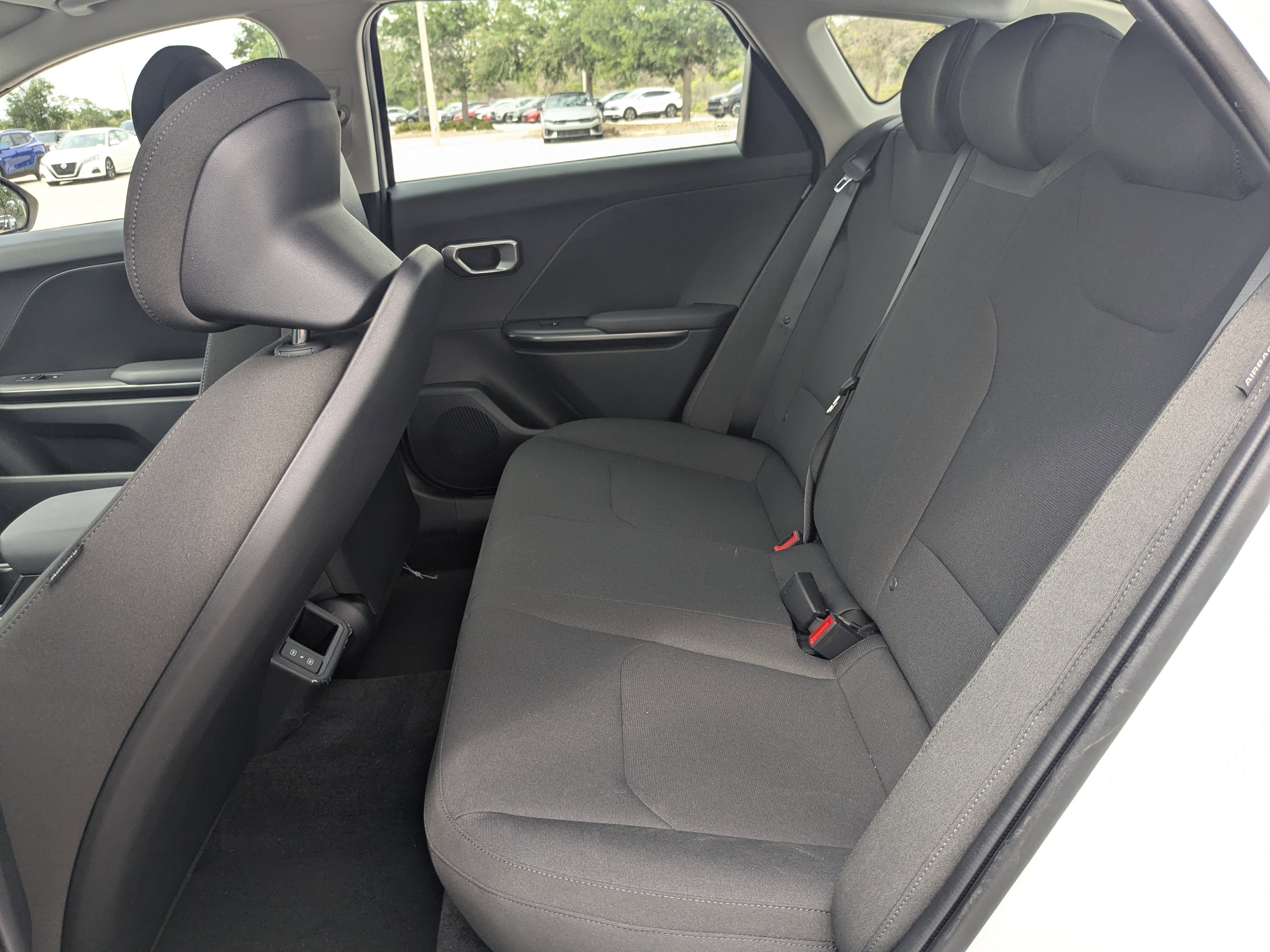 New 2026 Snow White Pearl Kia LX image 14