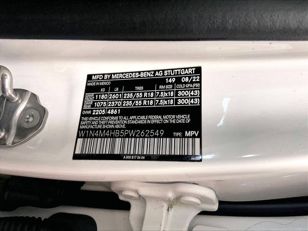 Used 2023 White Mercedes-Benz GLB 250 image 36